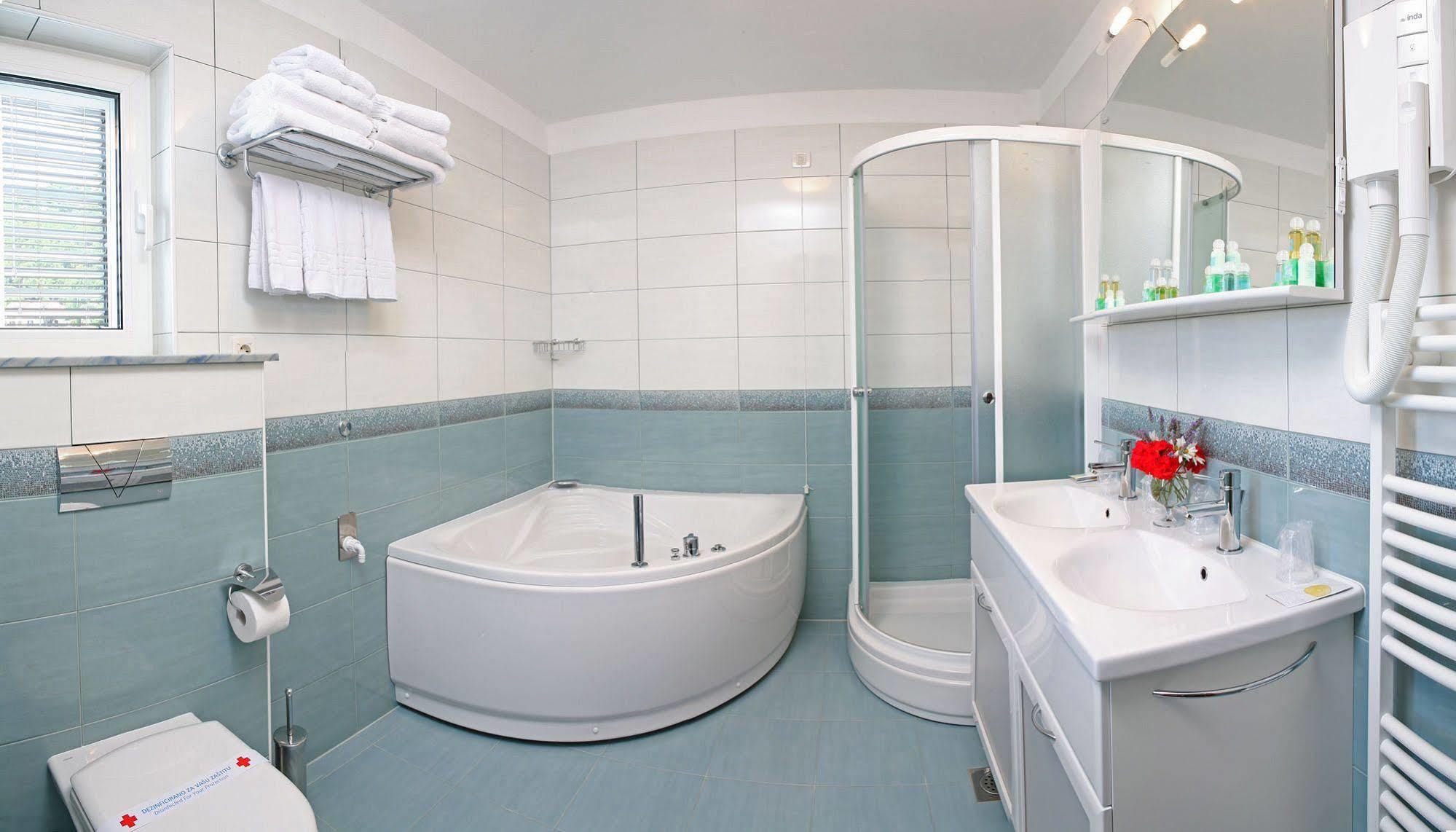 Mediterana Hotel Seget Vranjica